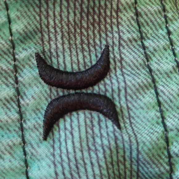 Hurley waist 24 black striped swim boardshorts - Picture 5 of 10